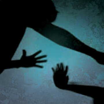 होमवर्क न करने पर दूसरी कक्षा के छात्र को 105 बार बेंत से पिटने का आरोप, शिक्षक निलंबित