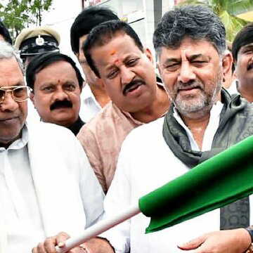 सिद्धारमैया का कार्यकाल ढाई साल में खत्म? DKS के करीबी दिल्ली में, कांग्रेस में उथल-पुथल