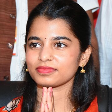 भाजपा प्रत्याशियों की दूसरी सूची में मैथिली ठाकुर भी, पैराशूट एंट्री के विरोध के बीच अलीनगर से लड़ेंगी चुनाव