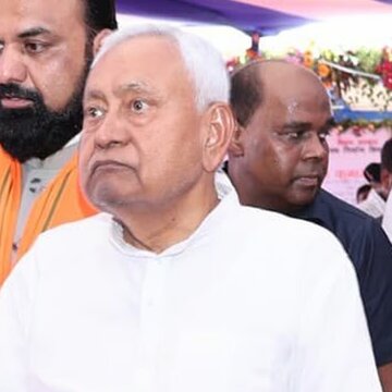 महिलाओं को सपने दिखाकर बिहार विधानसभा चुनाव में जीत की उम्मीद कर रहे नीतीश कुमार