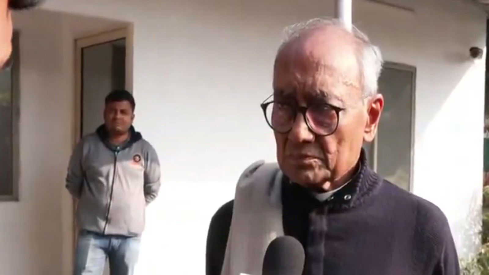 आरएसएस की तारीफ कर विवाद में फंसे दिग्विजय सिंह, सफाई दी, कहा-कांग्रेस एकजुट, भाजपा साजिश कर रही है