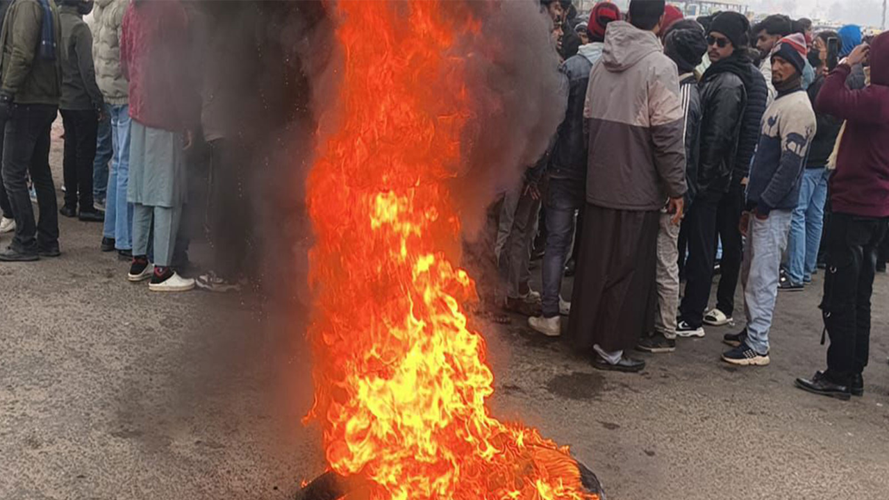 नेपाल के मधेश में हालात तनावपूर्ण, धार्मिक मुद्दे पर प्रदर्शन और झड़प