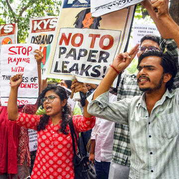 पेपर लीक से करोड़ों के खेल तक ! CBI की गिरफ्त में NEET लीक गैंग, कई राज्यों में फैले तार