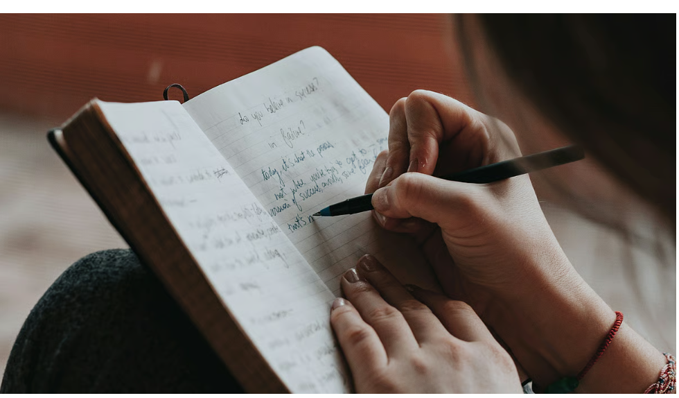 मन खराब हो तो डायरी लिखो: देश भर के स्कूलों को केंद्र सरकार का निर्देश