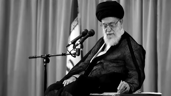 'चुकानी पड़ेगी बड़ी कीमत...' खामेनेई की मौत की खबर पढ़ते समय रो पड़ी एंकर