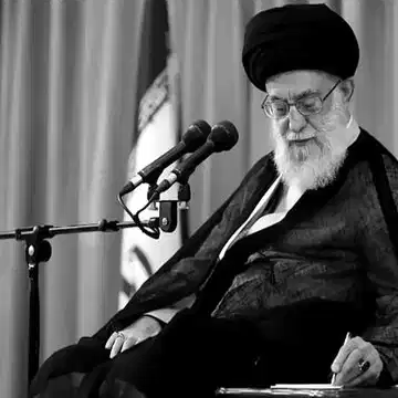 'चुकानी पड़ेगी बड़ी कीमत...' खामेनेई की मौत की खबर पढ़ते समय रो पड़ी एंकर