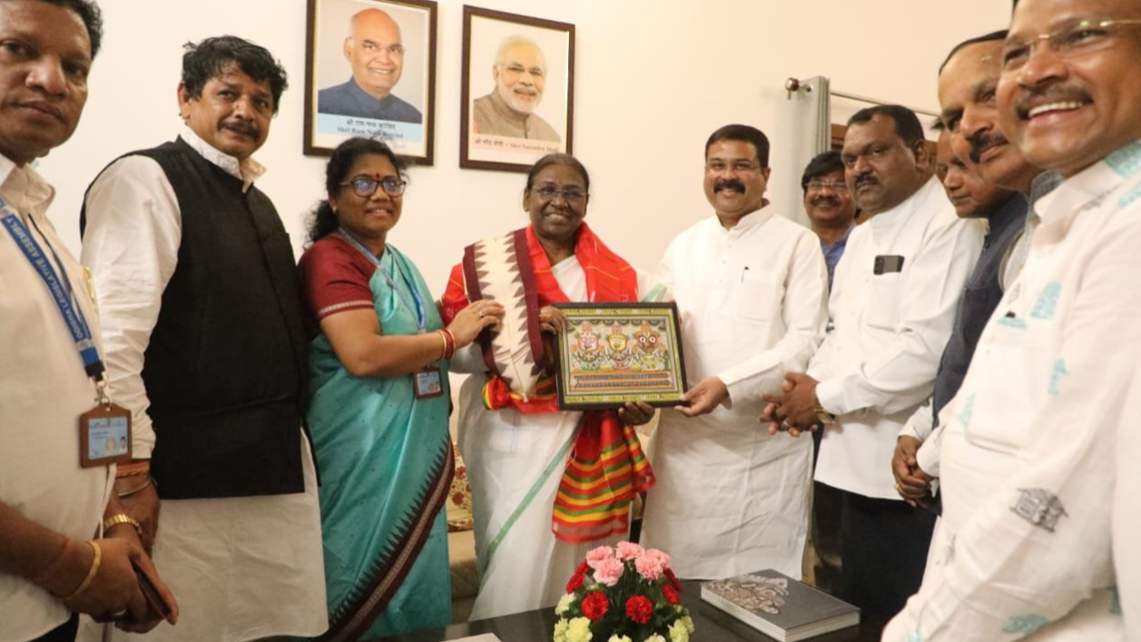 राष्ट्रपति द्रौपदी मुर्मू ने जमशेदपुर में रखा श्री जगन्नाथ आध्यात्मिक केंद्र की नींव