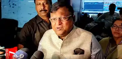 पुलिस की अति-सक्रियता को लेकर ममता बनर्जी ने लगाया आरोप, आयोग ने दिया क्या जवाब?