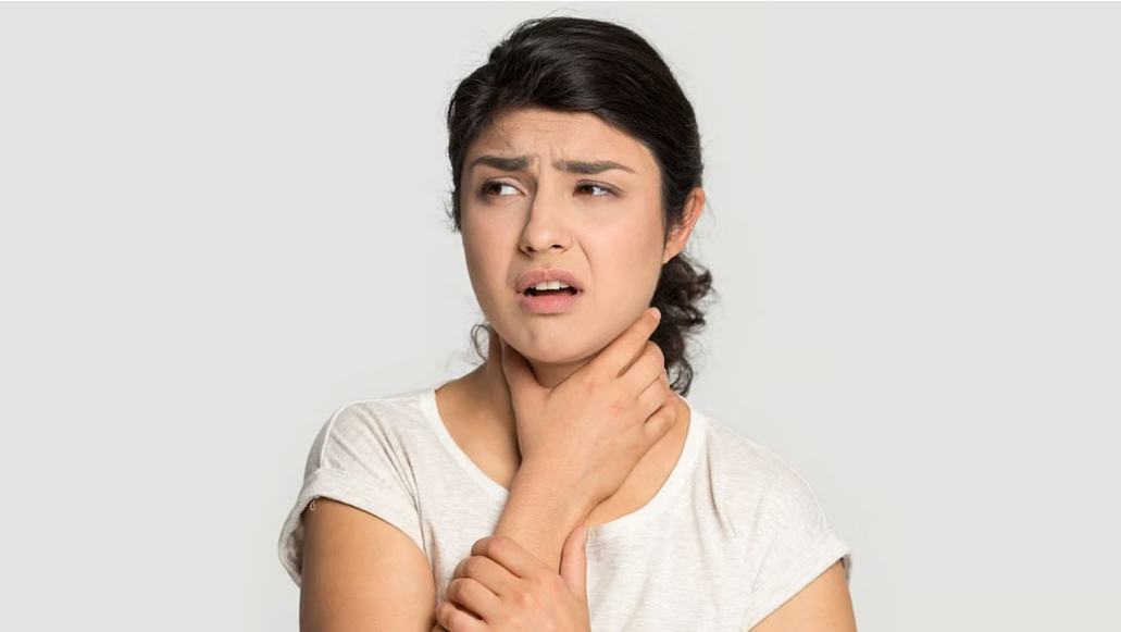 मूड स्विंग से लेकर बाल झड़ने तक: थायरॉयड ग्रंथि ठीक से काम न करे तो शरीर पर क्या असर पड़ता है?