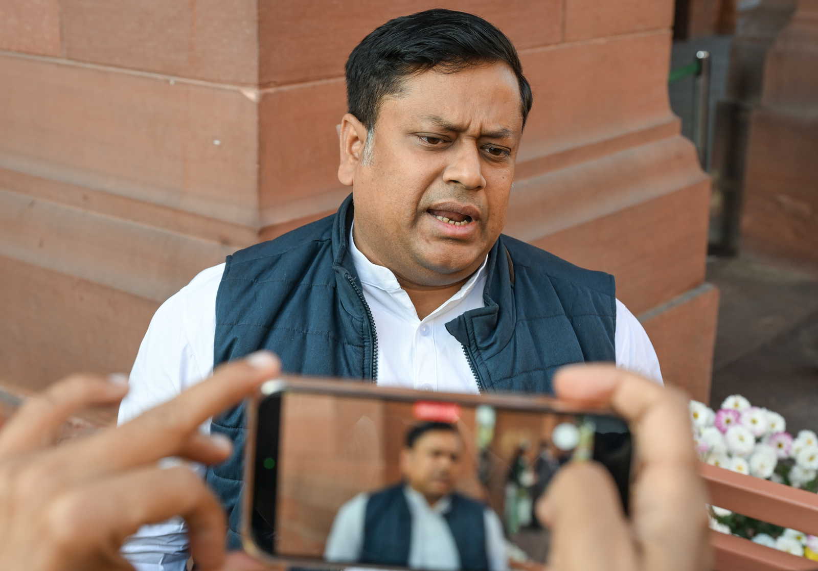 'लक्ष्मी भंडार से ज्यादा रुपए दुंगा' उलुबेड़िया की सभा में सुकांत मजूमदार का दावा