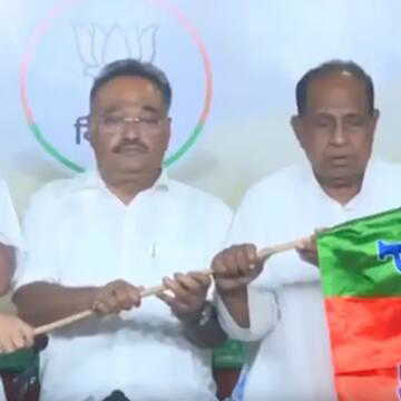 Bengal Election : फिर से शुभेंदु अधिकारी के हाथों नवग्राम के विधायक कानाई मंडल ने बदली पार्टी, भाजपा में शामिल