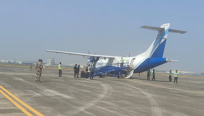 कोलकाता एयरपोर्ट पर IndiGo की विमान को बम से उड़ाने की धमकी, मचा हड़कंप
