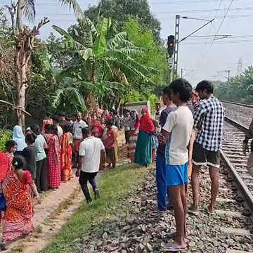 कान में हेडफोन, ट्रेन की चपेट में आकर युवक की मौत