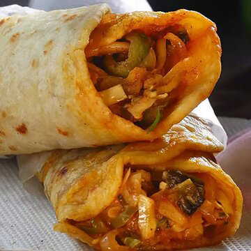 चिकन रोल से लेकर मूंग के लड्डू तक, स्ट्रीट फूड में पायी गयी 20% मिलावट