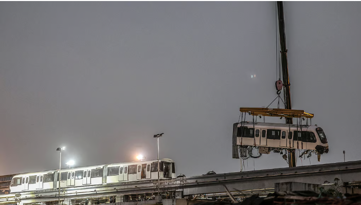 ट्रायल रन के दौरान पटरी से उतरी मोनोरेल, 3 कर्मचारी गंभीर रूप से घायल