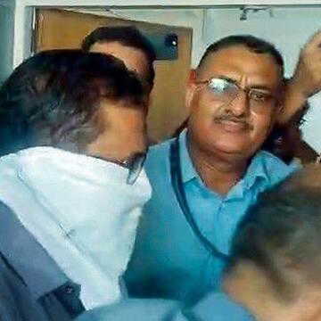 NEET घोटाले पर सख्त बयान: ‘सिर्फ गिरफ्तारी नहीं, आरोपियों की संपत्ति भी जब्त हो’