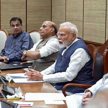 विदेश यात्रा से लौटकर 21 मई को होगी PM मोदी की मेगा बैठक, बदल सकता है कई मंत्रियों का मंत्रालय! कुछ खो सकते हैं पद