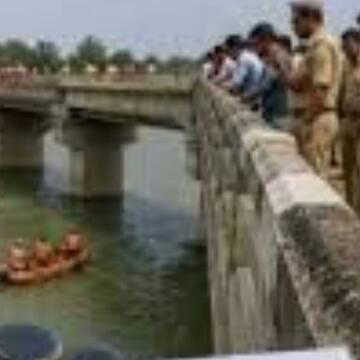 उत्तर प्रदेश के देवरिया में सुसाइड नोट और आधार कार्ड मिलने से हुआ छह घंटे तक हड़कंप