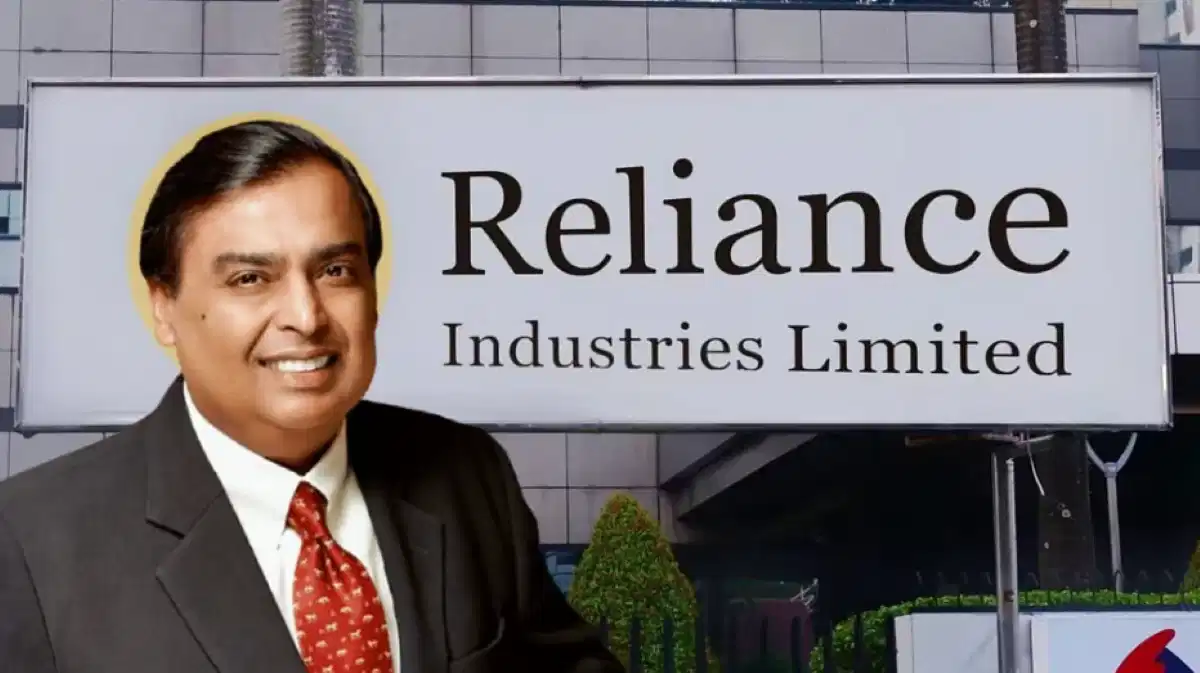 पिछले साल के आखिरी तीन महीनों में रिलायंस का कारोबार कितना बढ़ा?