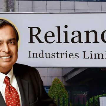 पिछले साल के आखिरी तीन महीनों में रिलायंस का कारोबार कितना बढ़ा?