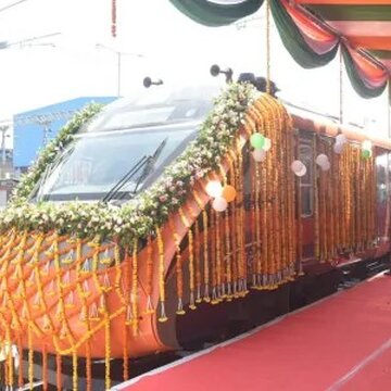जोधपुर से दिल्ली के लिए दौड़ी वंदे भारत ट्रेन, रेलमंत्री ने दिखाई हरी झंडी