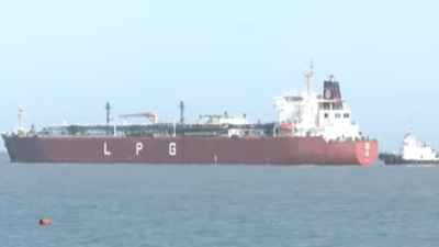 40 हजार टन एलपीजी लेकर मुंद्रा बंदरगाह आया एलपीजी टैंकर ‘शिवालिक’, एक और जहाज ‘नंदा देवी’ कल आयेगा
