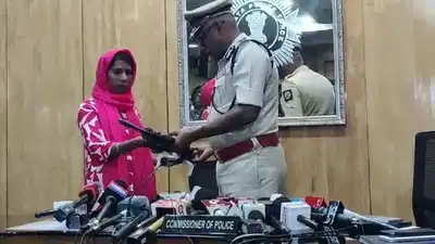 लालबाजार में माओवादी नेता शकुंतला महतो ने किया सरेंडर, हथियार सौंपकर बोलीं- अब आंदोलन की जरूरत नहीं