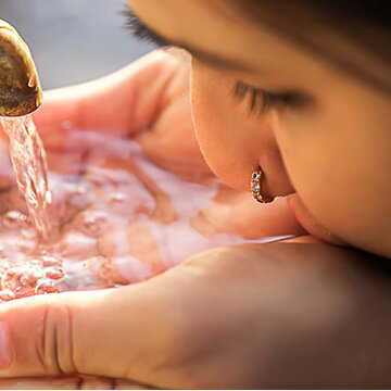 इंदौर में जहरीला पानी पीने से हुई मौत ने बंगाल में बढ़ायी चिंता, मंत्री ने किया आश्वस्त