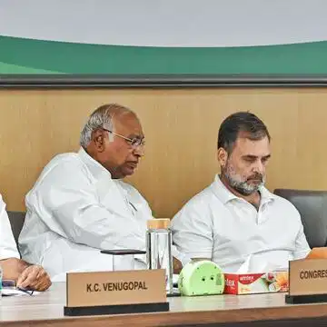 पेपर लीक और परीक्षा संकट पर गरजे राहुल गांधी, बोले-"युवाओं के सपने कुचले जा रहे हैं”