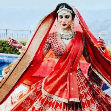 तलाक के बाद मौनी रॉय ने सोशल मीडिया पर सूरज को फिर से किया फॉलो लेकिन सूरज नांबियार ने...?