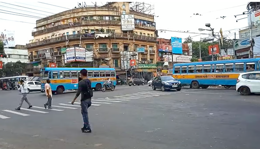 हाजरा मोड़ के पास घूमते संदिग्ध के पास से हथियार बरामद