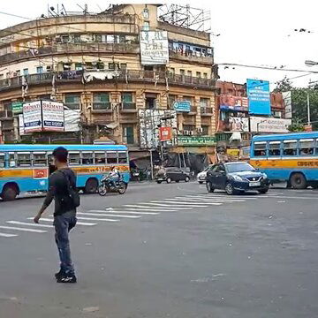 हाजरा मोड़ के पास घूमते संदिग्ध के पास से हथियार बरामद