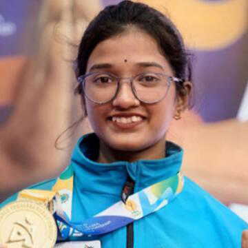 राजमिस्त्री की बेटी रितु मंडल ने रचा इतिहास, विश्व योगासन चैंपियनशिप में जीते दो स्वर्ण पदक