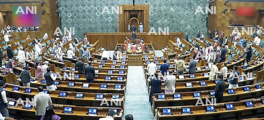 विपक्षी हंगामे से लोकसभा ठप, स्पीकर ने जताई नाराजगी