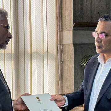 ढाकाः जयशंकर ने बीएनपी के कार्यवाहक अध्यक्ष तारिक रहमान को मोदी का पत्र सौंपा, साझेदारी के दृष्टिकोण पर दिया ज़ोर