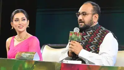 तनिष्क ने पेश किया ‘ह्यूज़’ कलेक्शन-'नोतून बंगालीयाना' की 'सृजोनी' के लिए प्राकृतिक जेमस्टोन्स के आभूषणों की एक नई परिभाषा।