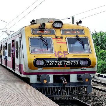 तीन घंटे ट्रेन लेट! कब खत्म होगी परेशानी, रेलवे के पास जवाब नहीं !