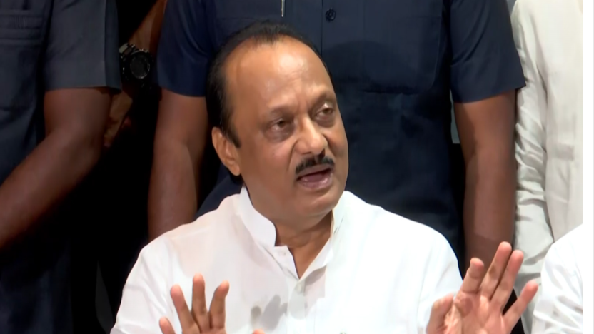 'वोट आपके हाथ में है और धन मेरे पास, फैसला आपको करना है': अजीत पवार का विवादास्पद बयान