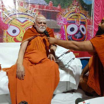 SIR : बैध वोटरों का वोट न कटे, केंद्र सरकार को रखना होगा ध्यानः श्री निश्चलानंद सरस्वती महाराज