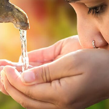 जलमग्न शहर में पेयजल की कमी हो सकती है ! दूषित पेय जल से खुद को कैसे बचाएंगे ?