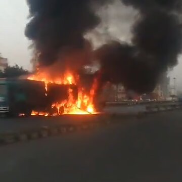 पुणे में भयंकर सड़क हादसा: 6 गाड़ियों में ट्रक की टक्कर, 8 की मौत, 15 घायल