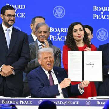 ट्रम्प ने शुरू किया ‘बोर्ड ऑफ पीस’, कौन-कौन देश जुड़े और अब भारत क्या करेगा?