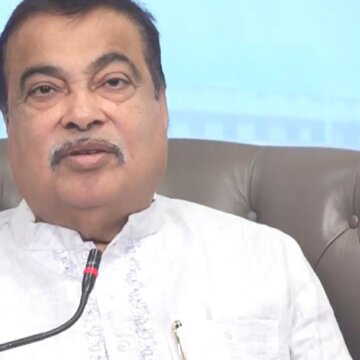 राहुल-प्रियंका ने गडकरी से की मुलाकात, बस बॉडी निर्माताओं की समस्याओं पर जोर