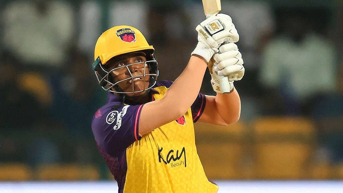 टी-20 क्रिकेट में सबसे तेज़ शतक का रिकॉर्ड बनाकर किरण ने सोफी डिवाइन का रिकॉर्ड तोड़ा