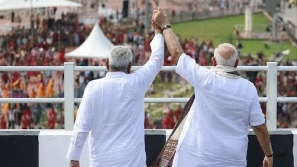 NDA का बिहार में प्रचंड विजय प्रदर्शन, INDIA गठबंधन हुआ धराशायी