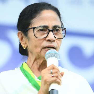 'किसी के घर में तोड़फोड़ करने का अधिकार कितने दिया?' राम नवमी पर अशांति को लेकर ममता बनर्जी का निशाना