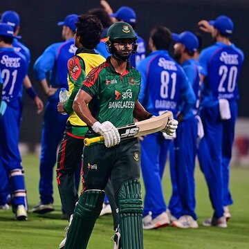 बांग्लादेश क्रिकेटर्स पर हमला, अफगानिस्तान से मिली शर्मनाक हार के बाद भड़के फैंस