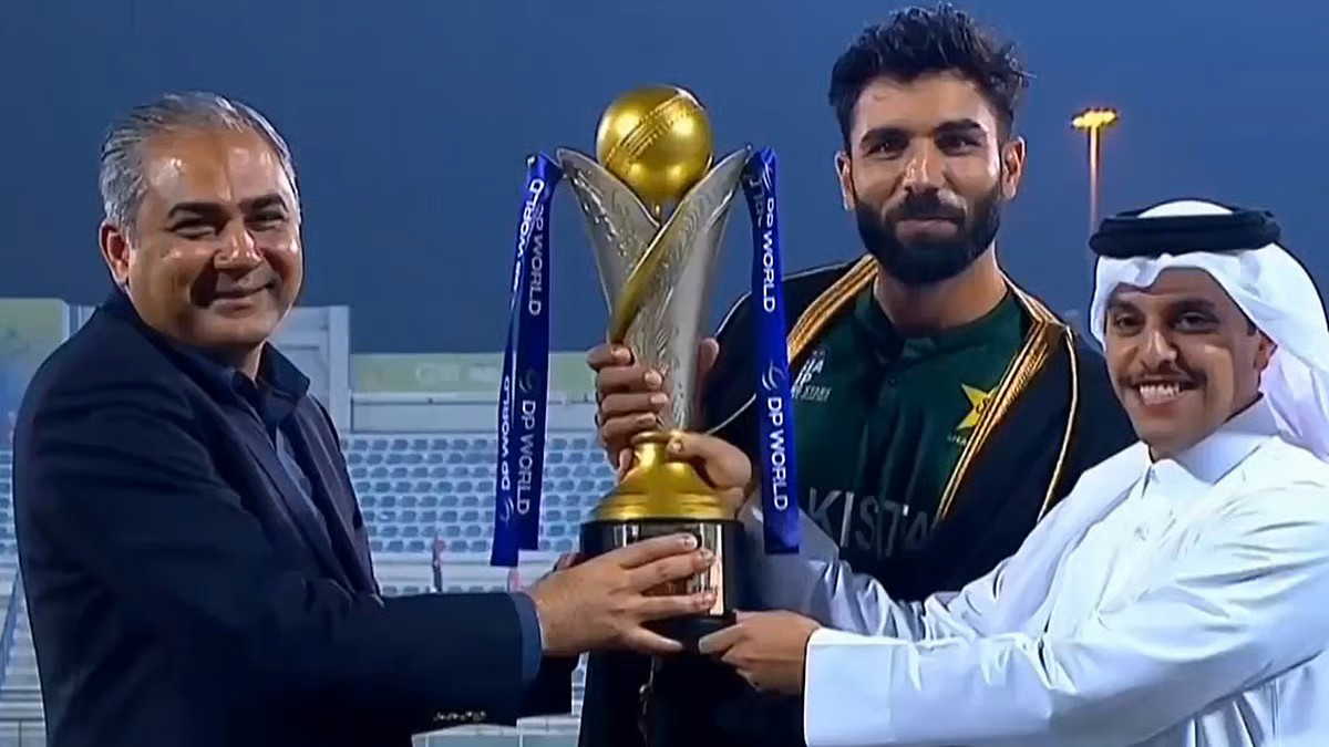 भारत के मामले में बहाना, पाकिस्तान को एशिया कप देकर विवाद में नकवी