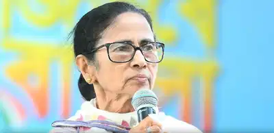 ममता बनर्जी की बुलायी बैठक में TMC के 80 में से मात्र 17 विधायक कालीघाट पहुंचे, बैठक स्थगित