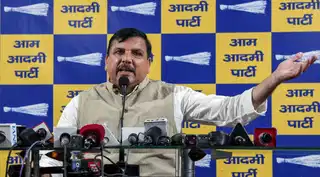 आप का बड़ा एक्शन: भाजपा में गए सात सांसदों की सदस्यता खत्म करने की मांग, दल-बदल पर सियासी संग्राम तेज